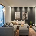 Lumossa - Lakeside Luxury With Unique Privacy * Rovaniemi