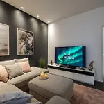 Lumossa - Lakeside Luxury With Unique Privacy * Rovaniemi