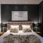 Villa Lumossa - Lakeside Luxury With Unique Privacy *