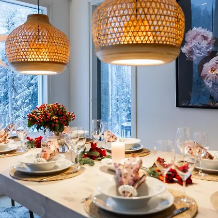 Villa Lumossa - Lakeside Luxury With Unique Privacy Rovaniemi