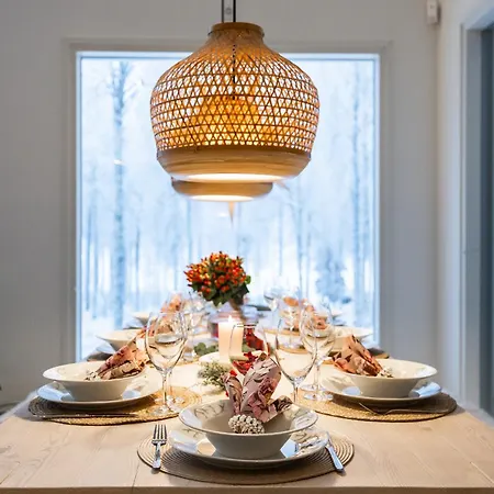 Villa Lumossa - Lakeside Luxury With Unique Privacy Rovaniemi