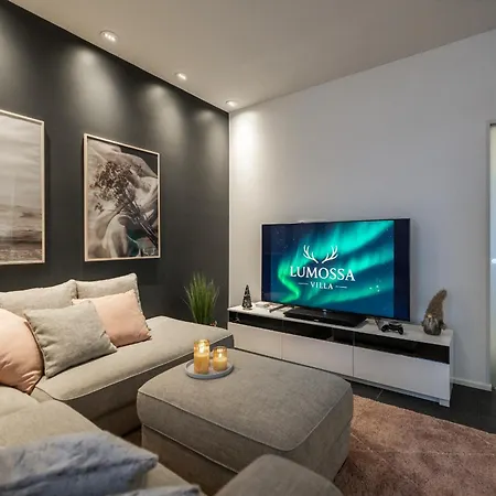 Lumossa - Lakeside Luxury With Unique Privacy * Rovaniemi