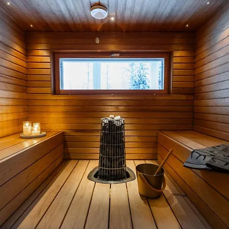 Villa Lumossa - Lakeside Luxury With Unique Privacy Rovaniemi