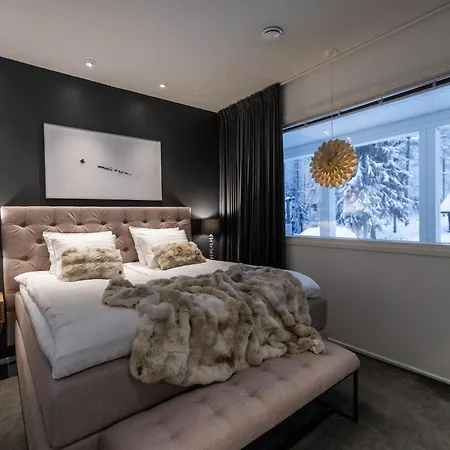 Villa Lumossa - Lakeside Luxury With Unique Privacy Rovaniemi