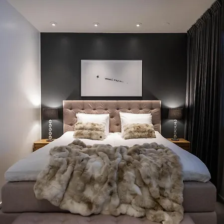 Lumossa - Lakeside Luxury With Unique Privacy Villa Rovaniemi