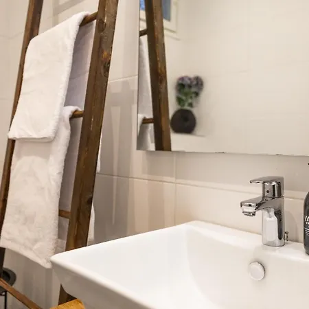 Villa Lumossa - Lakeside Luxury With Unique Privacy *