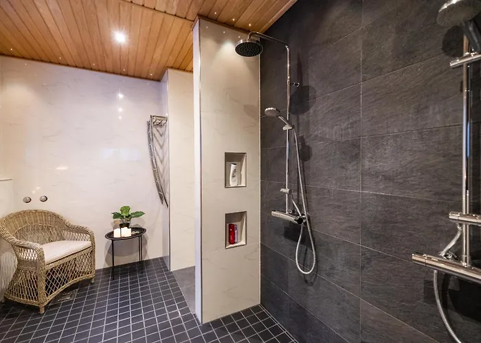 Lumossa - Lakeside Luxury With Unique Privacy * רובניימי