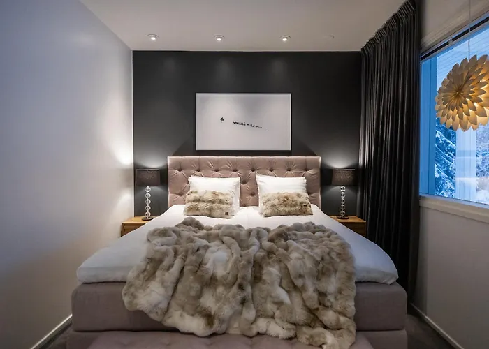 Lumossa - Lakeside Luxury With Unique Privacy Villa Rovaniemi