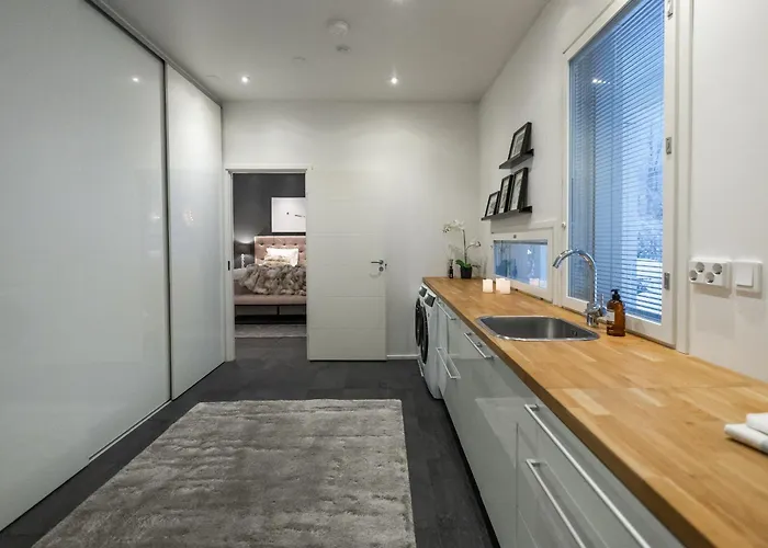 Lumossa - Lakeside Luxury With Unique Privacy רובניימי